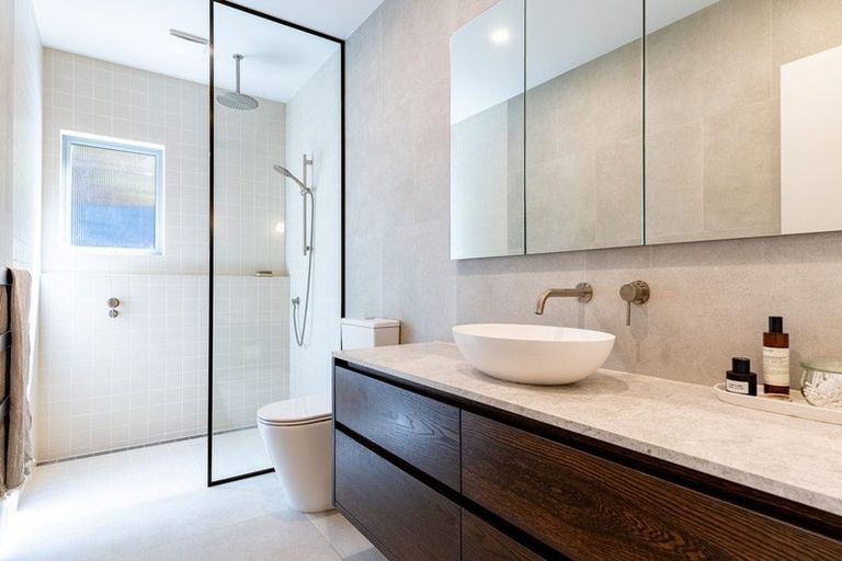 Photo of property in 18 Hastings Road, Mairangi Bay, Auckland, 0630