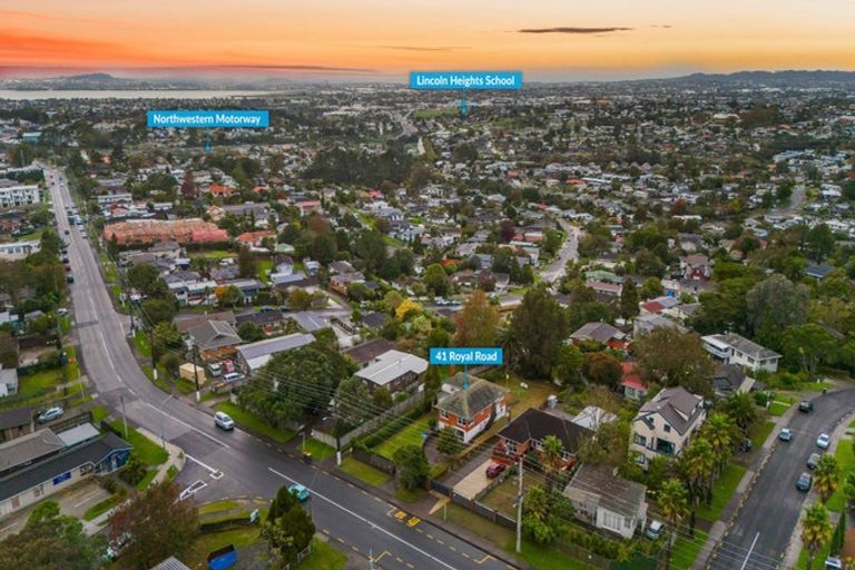 Photo of property in 41 Royal Road, Massey, Auckland, 0614