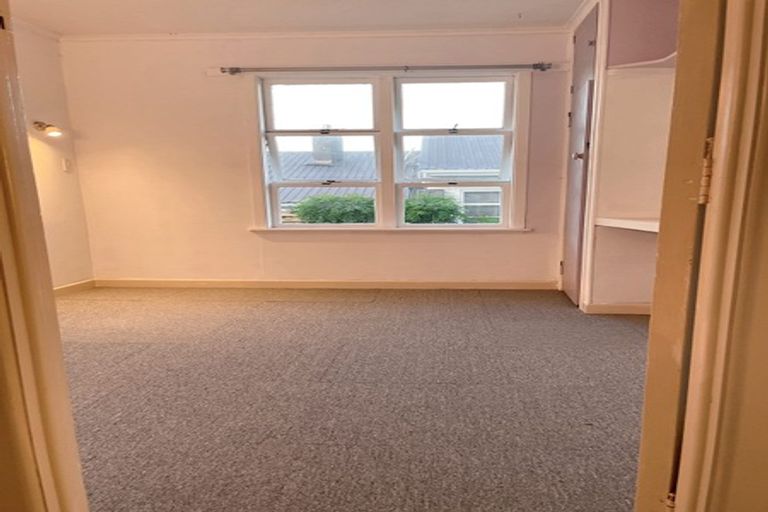Photo of property in 86 Matipo Road, Mairangi Bay, Auckland, 0630