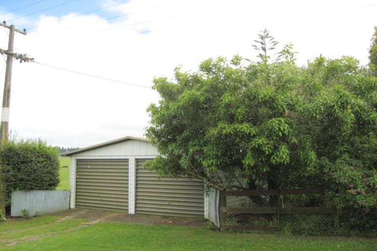 Photo of property in 75 Razorback Road, Bombay, 2675