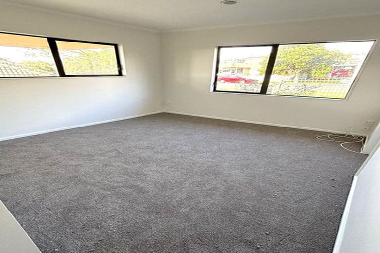 Photo of property in 14 Arrowsmith Drive, Clover Park, Auckland, 2019