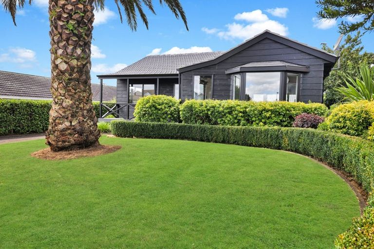 Photo of property in 51 Poaka Avenue, Dinsdale, Hamilton, 3204