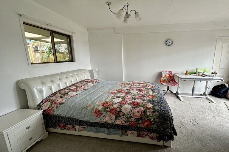 Photo of property in 11 View Road, Shelly Park, Auckland, 2014