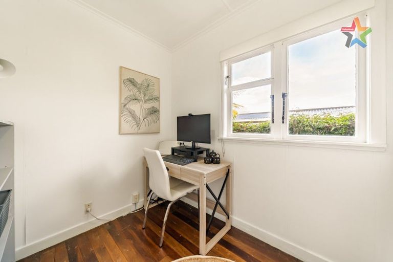 Photo of property in 10 Golf Road, Manor Park, Lower Hutt, 5019