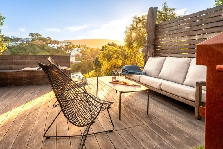 Photo of property in 12 Highland Crescent, Wadestown, Wellington, 6012