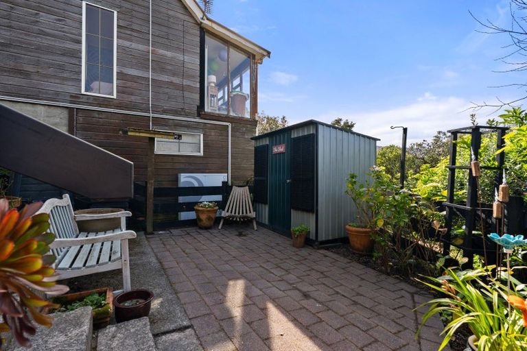 Photo of property in 8a Cassis Place, Crofton Downs, Wellington, 6035