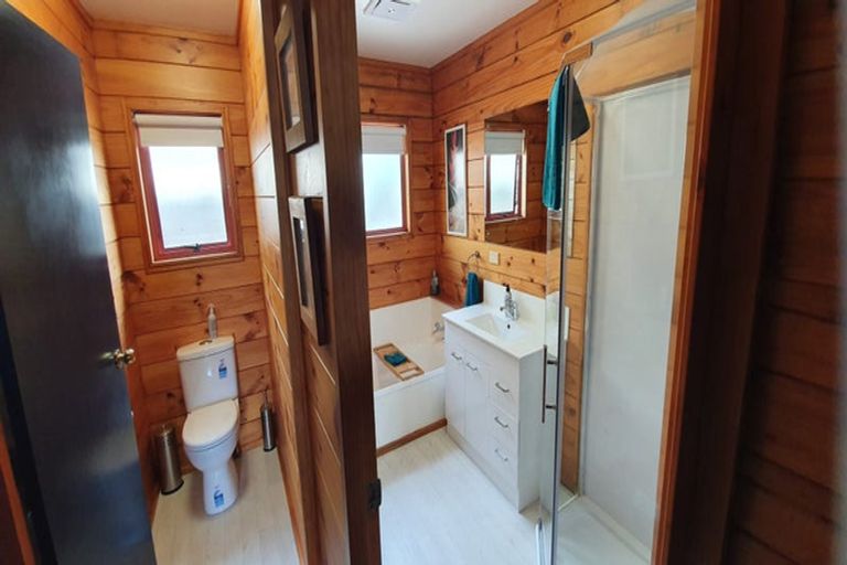 Photo of property in 39a Pohutukawa Avenue, Shelly Park, Auckland, 2014