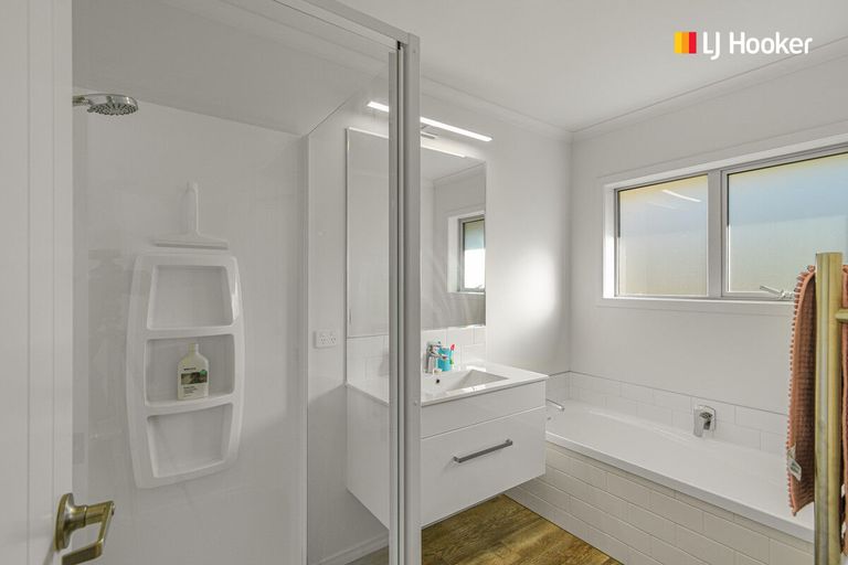 Photo of property in 17 Glendermid Close, Sawyers Bay, Port Chalmers, 9023