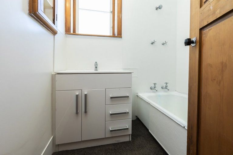 Photo of property in 21 Piko Crescent, Riccarton, Christchurch, 8041