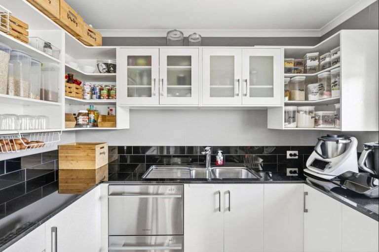 Photo of property in 7 Centre Crescent, Wanaka, 9305