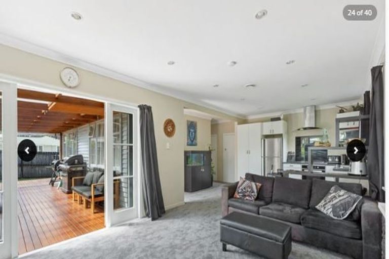 Photo of property in 102 Taikata Road, Te Atatu Peninsula, Auckland, 0610