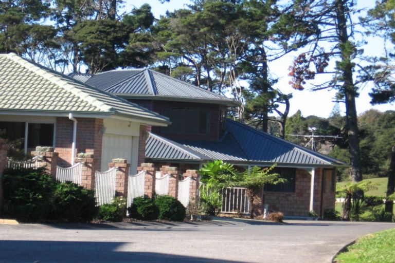 Photo of property in 12 Greenwoods Close, Titirangi, Auckland, 0604