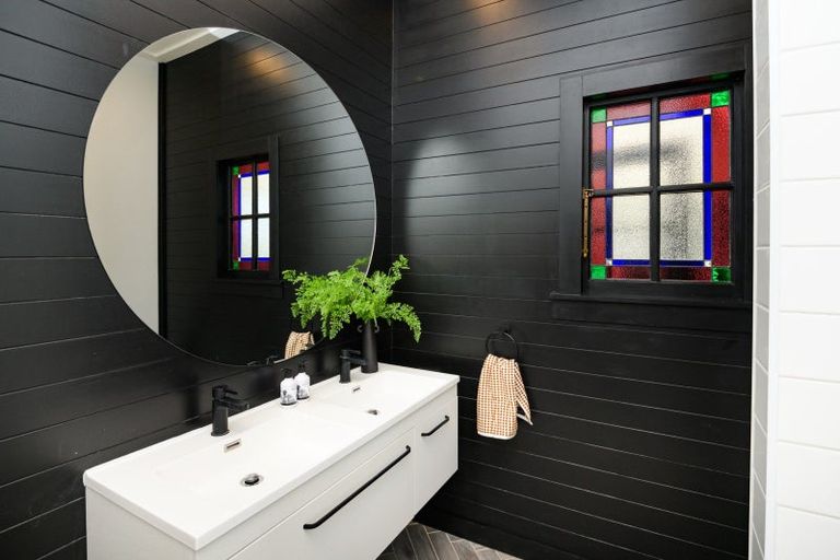 Photo of property in 31 Dunk Place, Milson, Palmerston North, 4414