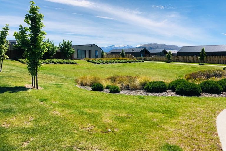 Photo of property in 32 Glen Dene Crescent, Wanaka, 9305