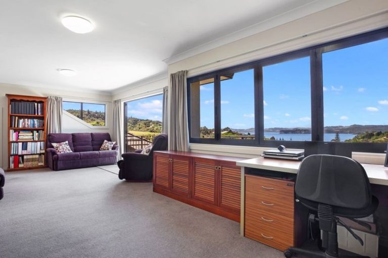 Photo of property in 11 Ohuka Place, Whitianga, 3510