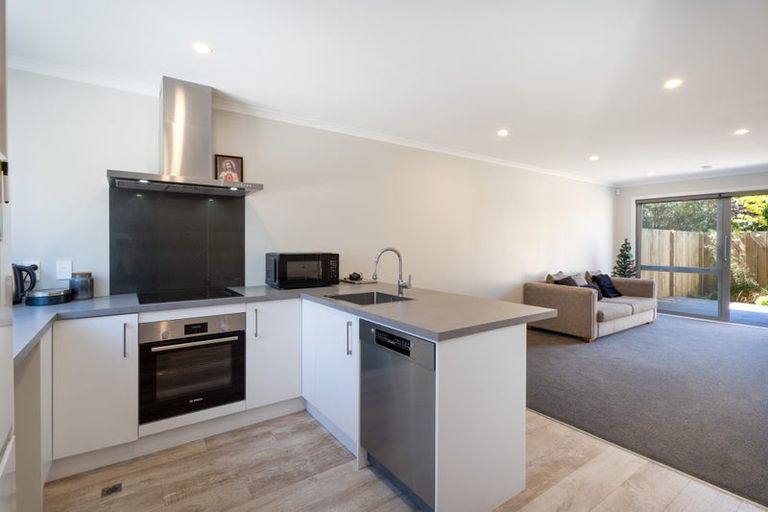 Photo of property in 2/10 Marion Street, Silverstream, Upper Hutt, 5019