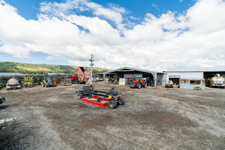 Photo of property in 185 Centre Road, Momona, Outram, 9073