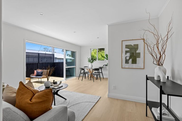 Photo of property in 15c Hamurana Place, Te Atatu Peninsula, Auckland, 0610