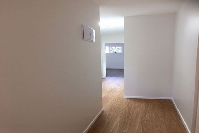 Photo of property in 15 Unsworth Drive, Unsworth Heights, Auckland, 0632