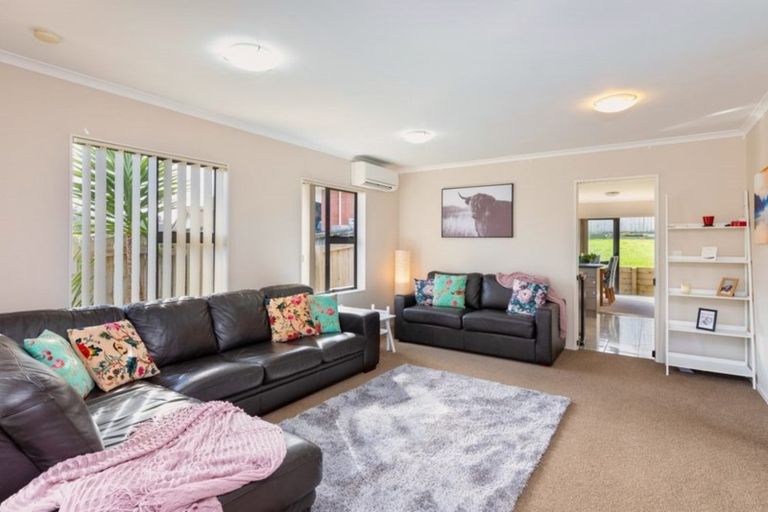 Photo of property in 26 Burton's Drive, Swanson, Auckland, 0614