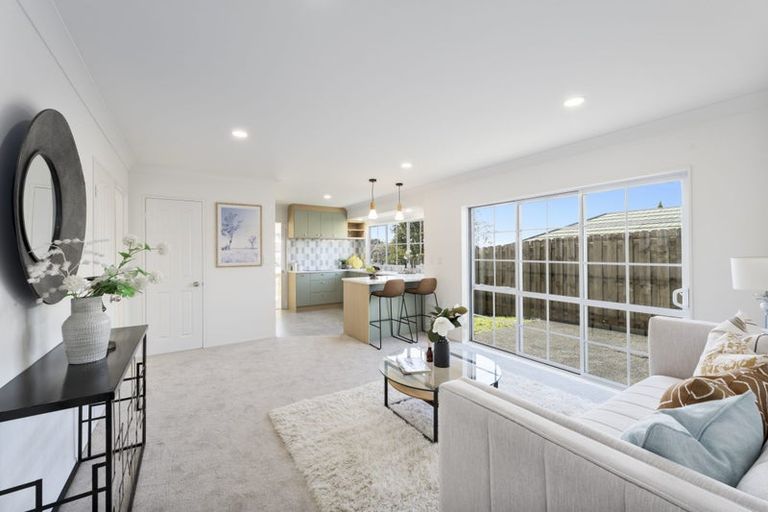Photo of property in 2 Diana Place, Ranui, Auckland, 0612