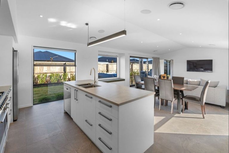 Photo of property in 6 Maleny Lane, Rolleston, 7615