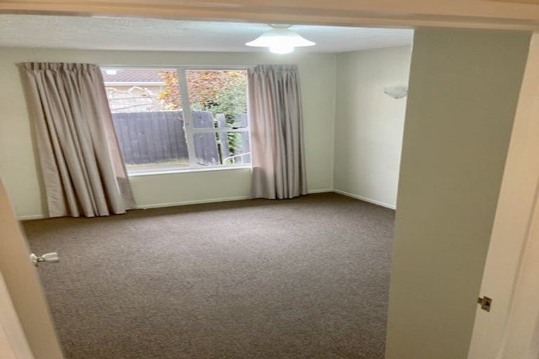 Photo of property in 50 Chipping Lane, Redwood, Christchurch, 8051