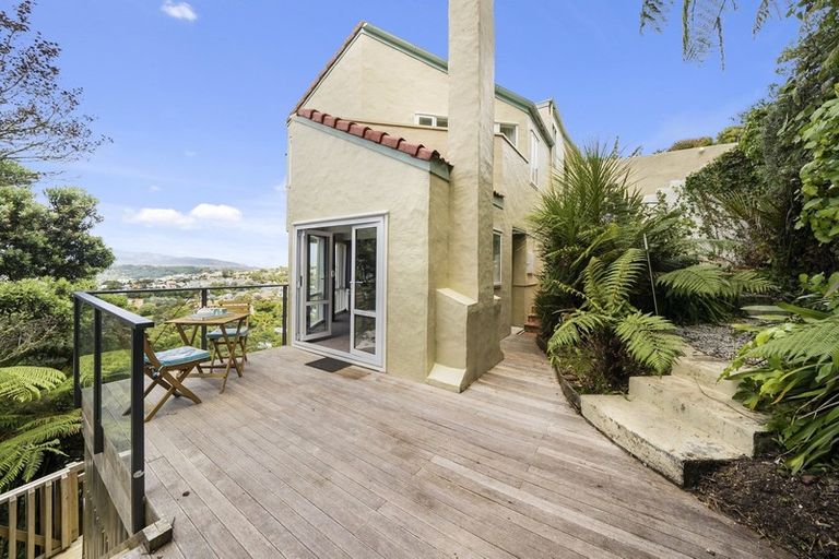 Photo of property in 51 Harbour View Road, Northland, Wellington, 6012