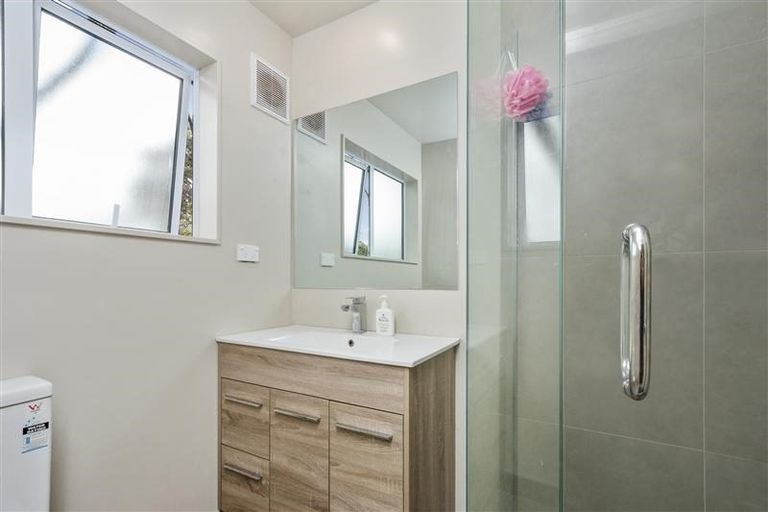 Photo of property in 40h Konini Road, Titirangi, Auckland, 0604