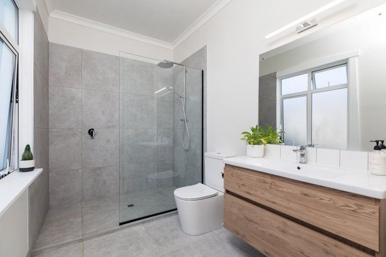 Photo of property in 92 Tukapa Street, Westown, New Plymouth, 4310