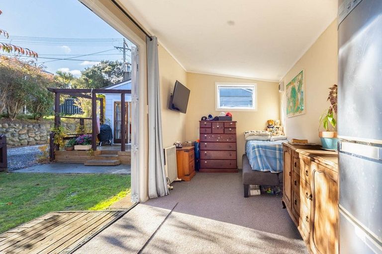 Photo of property in 10 Dell Road, Raumati South, Paraparaumu, 5032