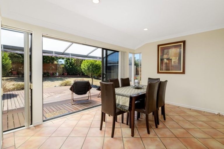 Photo of property in 26 Corinth Grove, Papamoa Beach, Papamoa, 3118