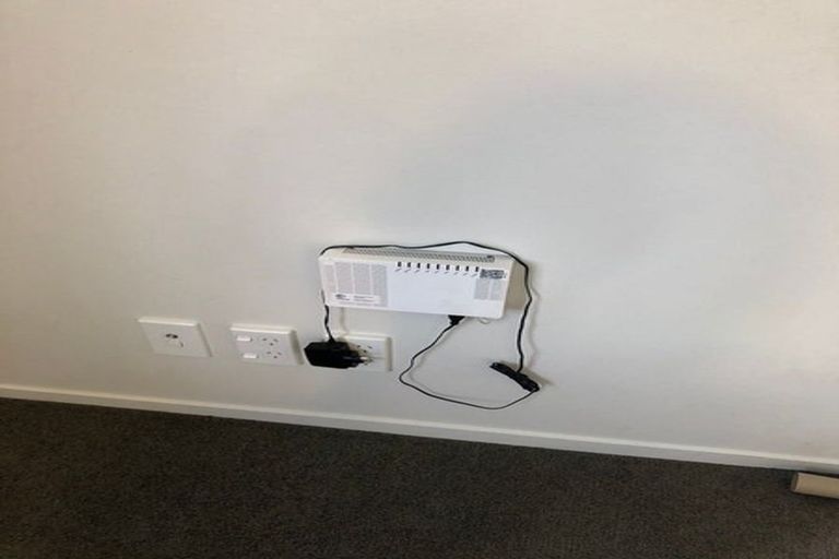 Photo of property in 1/39 Bayview Road, Bayview, Auckland, 0629