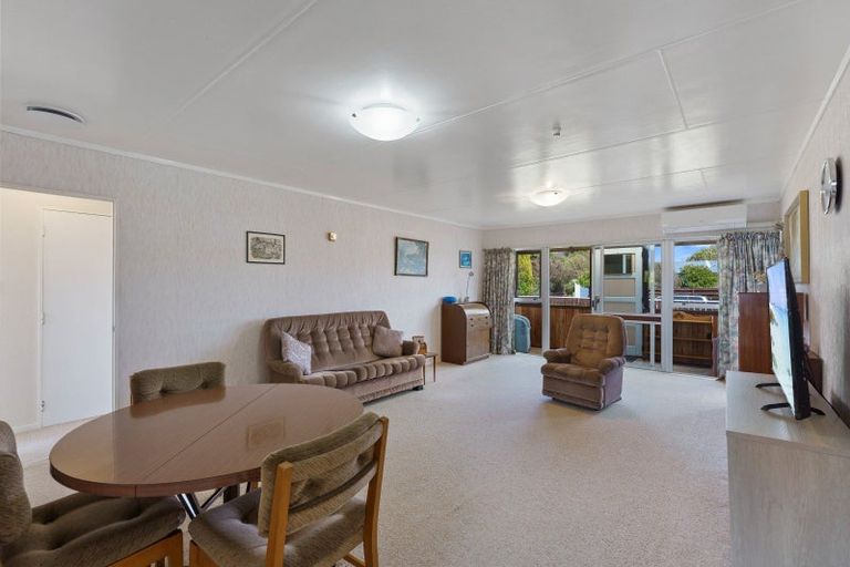 Photo of property in 8a&b Sharda Grove, Paraparaumu Beach, Paraparaumu, 5032