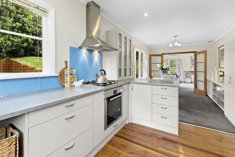 Photo of property in 9 Lane Crescent, Tawa, Wellington, 5028