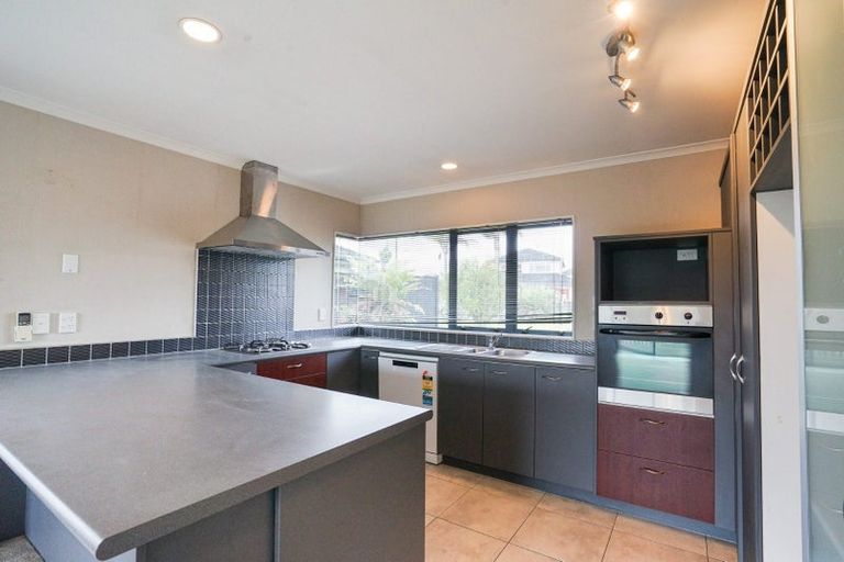 Photo of property in 33 Fergy Crescent, Wattle Downs, Auckland, 2103