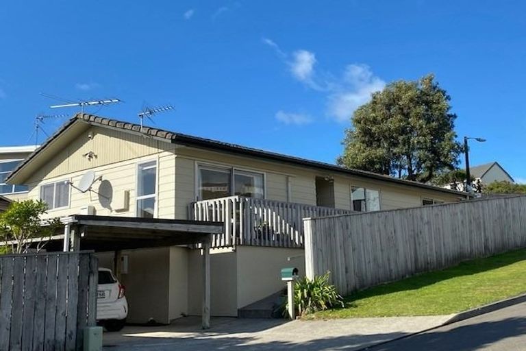 Photo of property in 2 Atwood Grove, Churton Park, Wellington, 6037