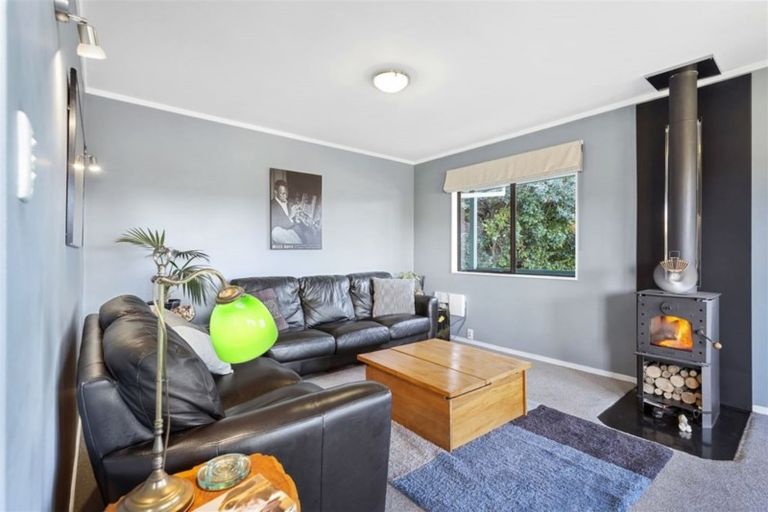 Photo of property in 22 Shackle Lane, Whitby, Porirua, 5024
