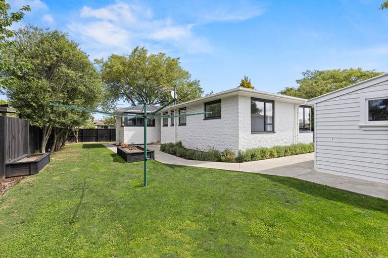 Photo of property in 17 Royleen Street, Casebrook, Christchurch, 8051