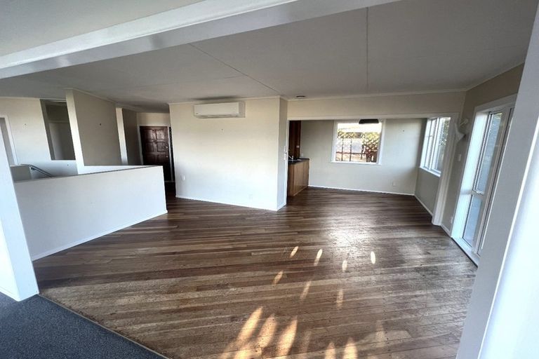 Photo of property in 36 Rakeiora Grove, Korokoro, Lower Hutt, 5012