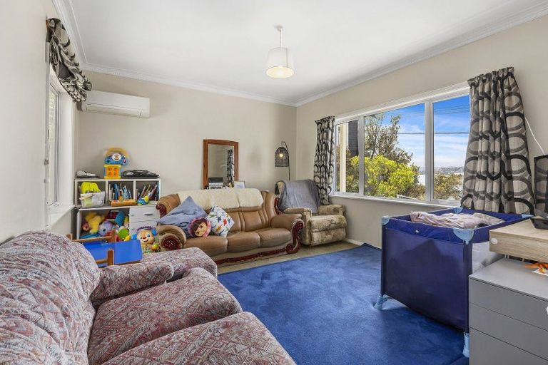 Photo of property in 168 Sutherland Road, Lyall Bay, Wellington, 6022