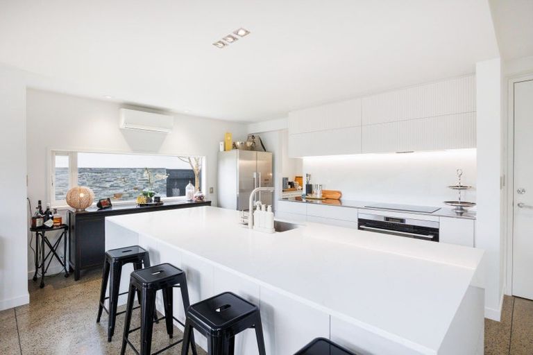 Photo of property in 297 Fitzherbert Avenue, West End, Palmerston North, 4410