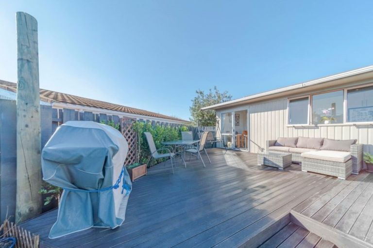 Photo of property in 8 Glamorgan Avenue, Tamatea, Napier, 4112