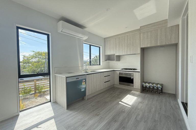 Photo of property in 33 Garadice Road, Rothesay Bay, Auckland, 0630