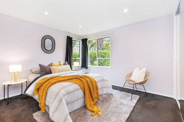 Photo of property in 8 Spinella Drive, Bayview, Auckland, 0629
