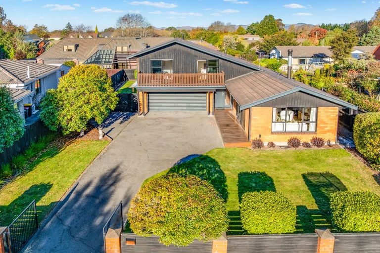 Photo of property in 4 Kingham Place, Avonhead, Christchurch, 8042