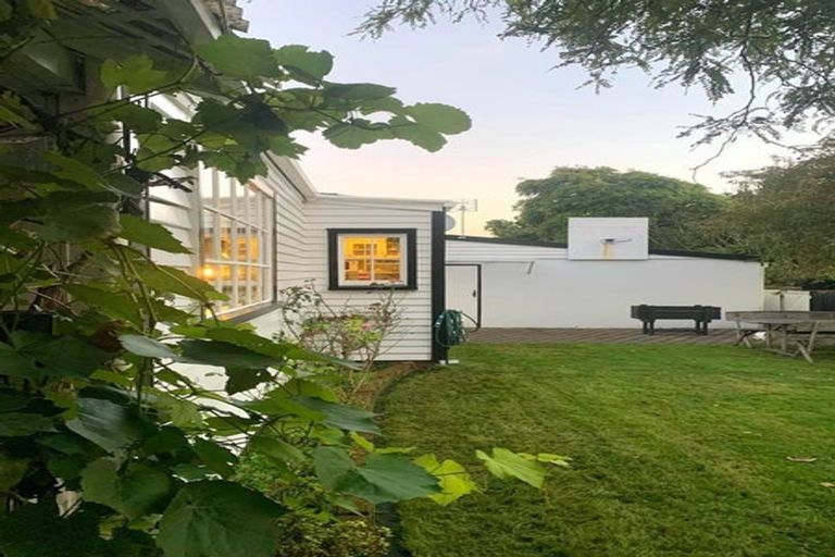 Photo of property in 73 Wallath Road, Westown, New Plymouth, 4310