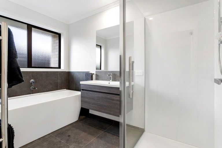 Photo of property in 19 Hayward Place, Ohauiti, Tauranga, 3112