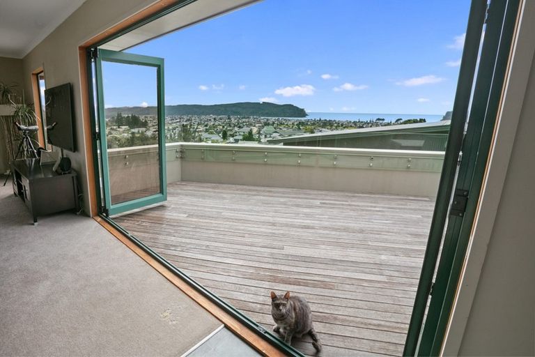 Photo of property in 111 Pacific View Drive, Whangamata, 3620