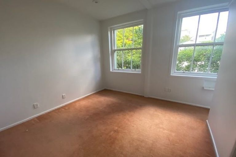 Photo of property in 2u1 King Street, Mount Cook, Wellington, 6021